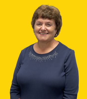 Portrait of Diana Burnett, Broker/Agent.